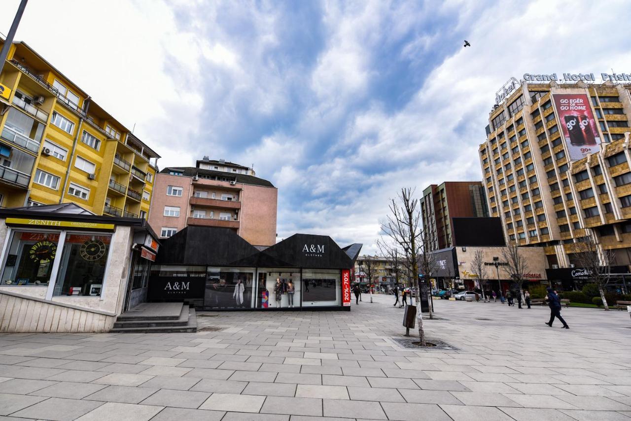 Cozy Bright Central Pristina Exterior photo