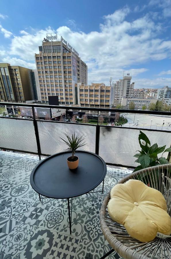Cozy Bright Central Pristina Exterior photo